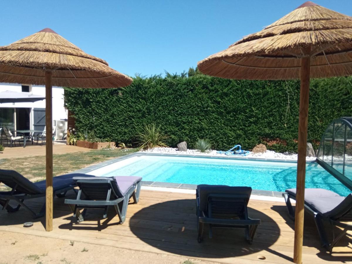 Mas Des Vignes Piscine Chauffée Bed and breakfast Le Champ-Saint-Pere